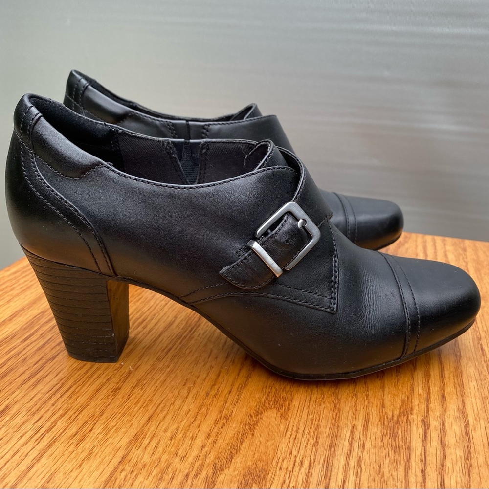 Clarks Black Sapphire Sight Heeled Bootie 8.5M